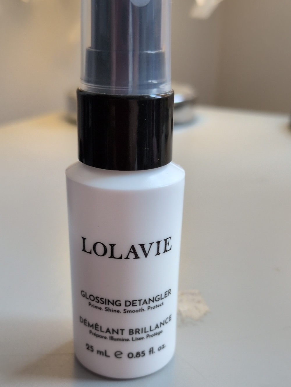 Lolavie Glossing Detangler Spray —